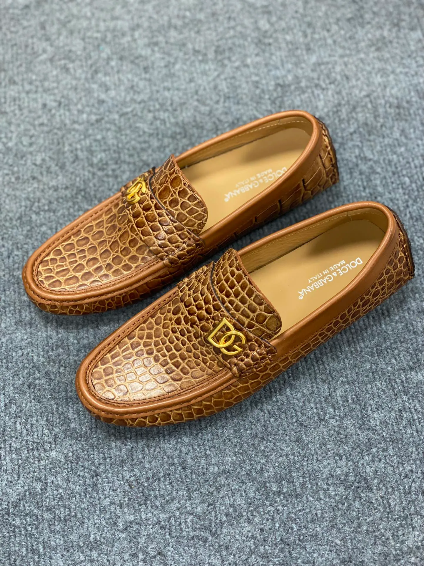 Men's Men's Shoes Men's Men's Shoes 💰700 new style "DG Duban Spring New Casual Driving Shoes" latest hot style, top brand luxury ~ purchasing agency, top quality ~.  The upper is made of imported original cowhide with fine workmanship. The original stylish and stylish soft rubber wear-resistant and non-slip outsole is light and comfortable on the feet. The real thing looks better in real life, 38-45